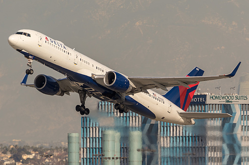 Delta Air Lines Boeing 757-200 N692DL at Los Angeles International Airport (KLAX/LAX) Delta Air Lines Boeing 757-200 N692DL at Los Angeles International Airport (KLAX/LAX)