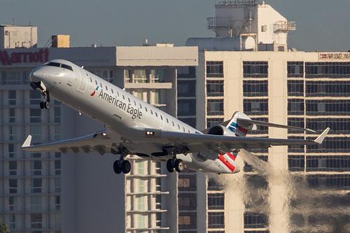 SkyWest Airlines Canadair CRJ-700 N726SK at Los Angeles International Airport (KLAX/LAX)