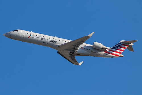 SkyWest Airlines Canadair CRJ-700 N732SK at Los Angeles International Airport (KLAX/LAX) SkyWest Airlines Canadair CRJ-700 N732SK at Los Angeles International Airport (KLAX/LAX)