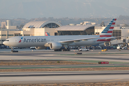 American Airlines Boeing 777-300ER N736AT at Los Angeles International Airport (KLAX/LAX) American Airlines Boeing 777-300ER N736AT at Los Angeles International Airport (KLAX/LAX)