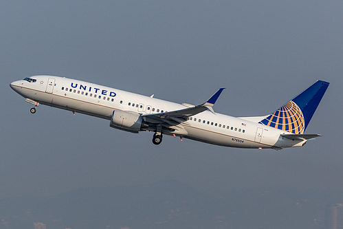 United Airlines Boeing 737-800 N76504 at Los Angeles International Airport (KLAX/LAX)