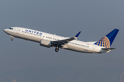 United Airlines Boeing 737-800 N76504 at Los Angeles International Airport (KLAX/LAX) United Airlines Boeing 737-800 N76504 at Los Angeles International Airport (KLAX/LAX)