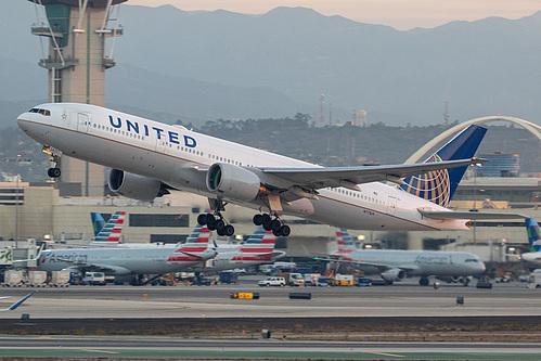United Airlines Boeing 777-200 N771UA at Los Angeles International Airport (KLAX/LAX)