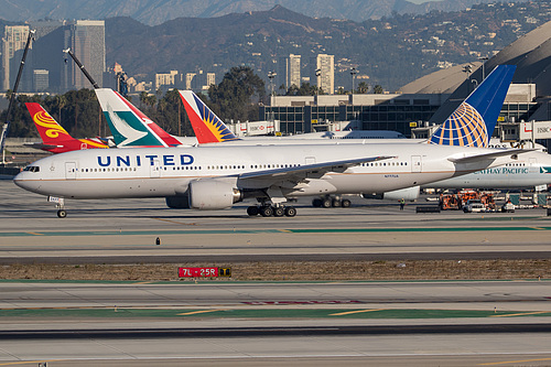 United Airlines Boeing 777-200 N777UA at Los Angeles International Airport (KLAX/LAX)