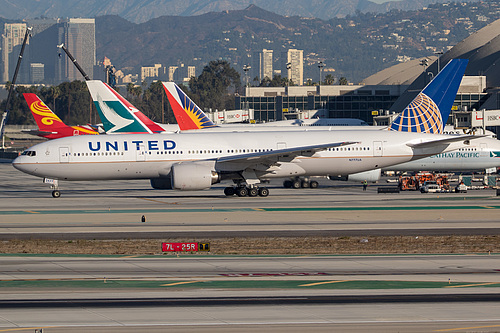 United Airlines Boeing 777-200 N777UA at Los Angeles International Airport (KLAX/LAX) United Airlines Boeing 777-200 N777UA at Los Angeles International Airport (KLAX/LAX)