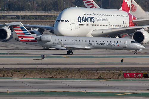 SkyWest Airlines Canadair CRJ-700 N778SK at Los Angeles International Airport (KLAX/LAX)