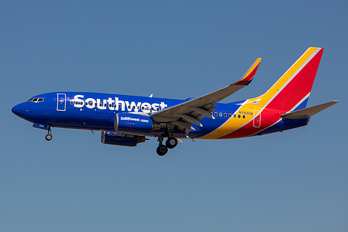 Southwest Airlines Boeing 737-700 N7826B at Los Angeles International Airport (KLAX/LAX)