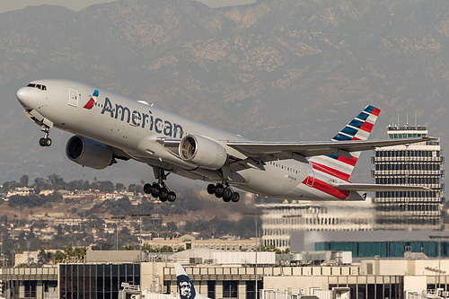 American Airlines Boeing 777-200ER N786AN at Los Angeles International Airport (KLAX/LAX) American Airlines Boeing 777-200ER N786AN at Los Angeles International Airport (KLAX/LAX)