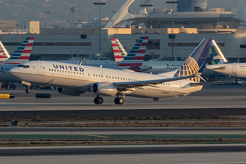 United Airlines Boeing 737-800 N79521 at Los Angeles International Airport (KLAX/LAX) United Airlines Boeing 737-800 N79521 at Los Angeles International Airport (KLAX/LAX)