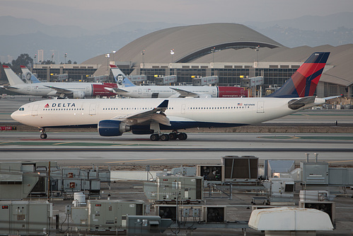 Delta Air Lines Airbus A330-300 N814NW at Los Angeles International Airport (KLAX/LAX)