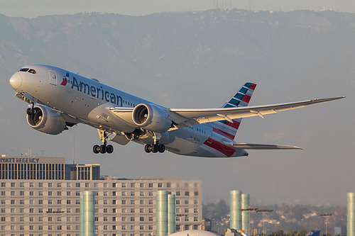 American Airlines Boeing 787-8 N815AA at Los Angeles International Airport (KLAX/LAX) American Airlines Boeing 787-8 N815AA at Los Angeles International Airport (KLAX/LAX)