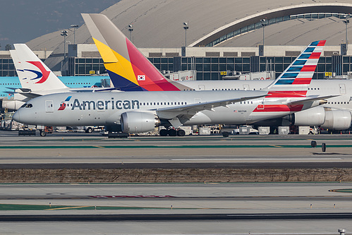 American Airlines Boeing 787-8 N817AN at Los Angeles International Airport (KLAX/LAX) American Airlines Boeing 787-8 N817AN at Los Angeles International Airport (KLAX/LAX)