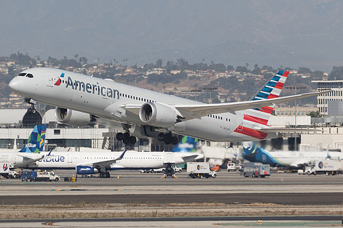 American Airlines Boeing 787-9 N823AN at Los Angeles International Airport (KLAX/LAX) American Airlines Boeing 787-9 N823AN at Los Angeles International Airport (KLAX/LAX)