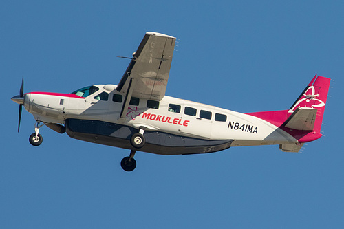 Mokulele Airlines Cessna 208B Grand Caravan N841MA at Los Angeles International Airport (KLAX/LAX)