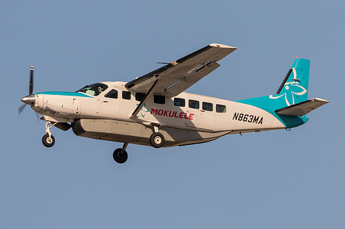 Mokulele Airlines Cessna 208B Grand Caravan N863MA at Los Angeles International Airport (KLAX/LAX)