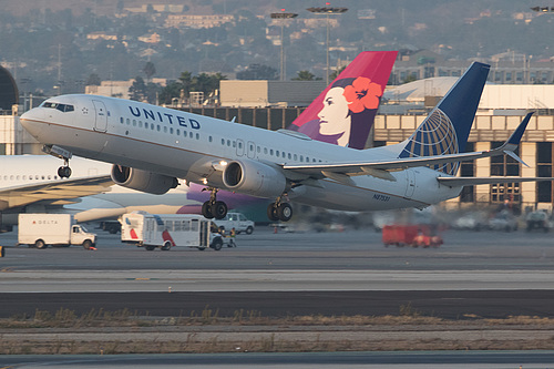 United Airlines Boeing 737-800 N87531 at Los Angeles International Airport (KLAX/LAX)