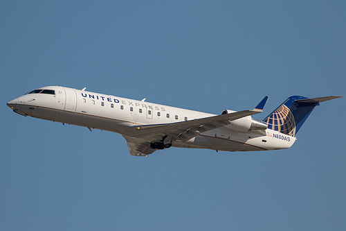 SkyWest Airlines Canadair CRJ-200 N880AS at Los Angeles International Airport (KLAX/LAX)