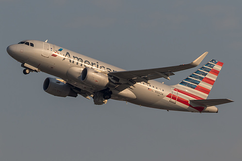 American Airlines Airbus A319-100 N9013A at Los Angeles International Airport (KLAX/LAX)