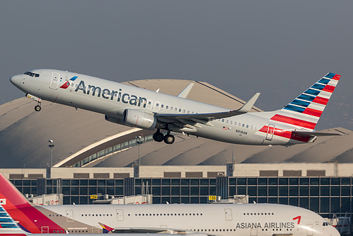 American Airlines Boeing 737-800 N918AN at Los Angeles International Airport (KLAX/LAX) American Airlines Boeing 737-800 N918AN at Los Angeles International Airport (KLAX/LAX)