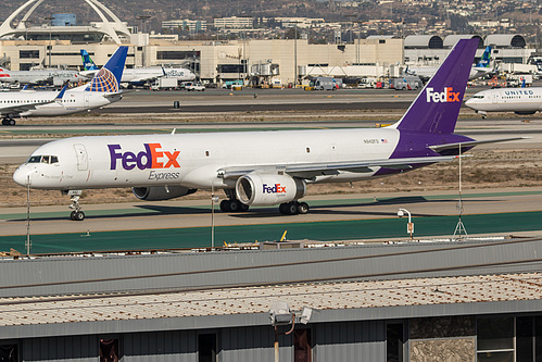 FedEx Boeing 757-200F N942FD at Los Angeles International Airport (KLAX/LAX)
