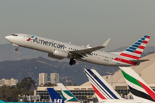 American Airlines Boeing 737-800 N951NN at Los Angeles International Airport (KLAX/LAX) American Airlines Boeing 737-800 N951NN at Los Angeles International Airport (KLAX/LAX)