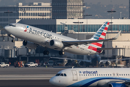 American Airlines Boeing 737-800 N959NN at Los Angeles International Airport (KLAX/LAX)