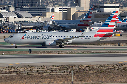 American Airlines Boeing 737-800 N970AN at Los Angeles International Airport (KLAX/LAX) American Airlines Boeing 737-800 N970AN at Los Angeles International Airport (KLAX/LAX)