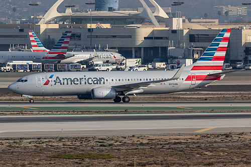 American Airlines Boeing 737-800 N976NN at Los Angeles International Airport (KLAX/LAX) American Airlines Boeing 737-800 N976NN at Los Angeles International Airport (KLAX/LAX)