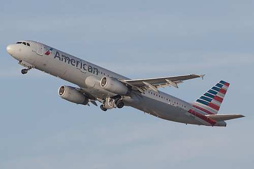 American Airlines Airbus A321-200 N978UY at Los Angeles International Airport (KLAX/LAX)