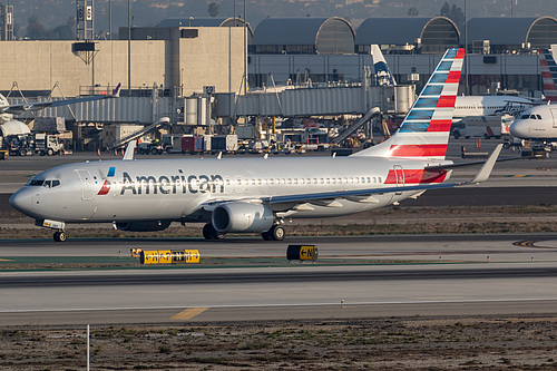 American Airlines Boeing 737-800 N979NN at Los Angeles International Airport (KLAX/LAX)