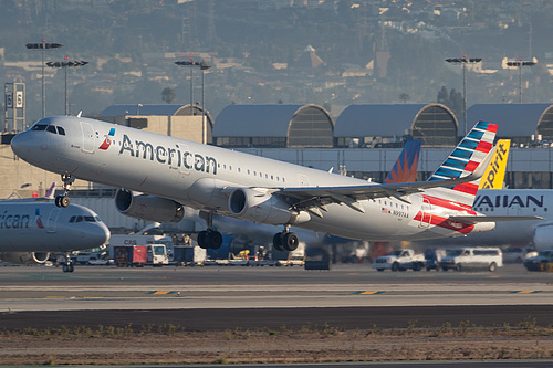 American Airlines Airbus A321-200 N997AA at Los Angeles International Airport (KLAX/LAX)