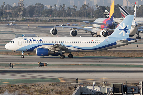 Interjet Airbus A320-200 XA-VCT at Los Angeles International Airport (KLAX/LAX)