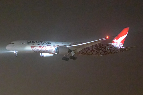 Qantas Boeing 787-9 VH-ZND at London Heathrow Airport (EGLL/LHR)