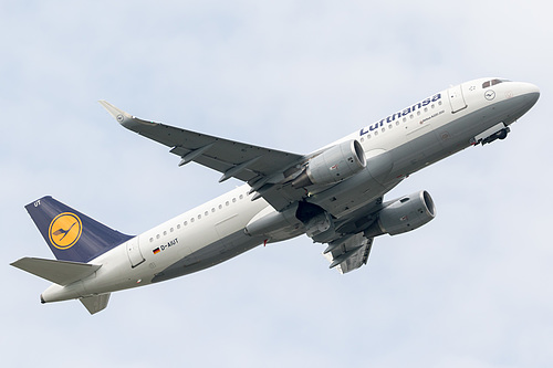 Lufthansa Airbus A320-200 D-AIUT at Munich International Airport (EDDM/MUC)