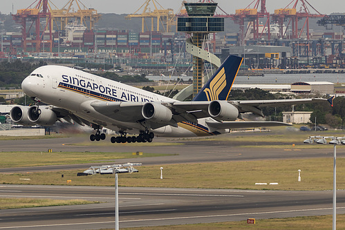 Singapore Airlines Airbus A380-800 9V-SKQ at Sydney Kingsford Smith International Airport (YSSY/SYD) Singapore Airlines Airbus A380-800 9V-SKQ at Sydney Kingsford Smith International Airport (YSSY/SYD)