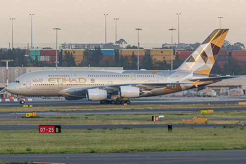 Etihad Airways Airbus A380-800 A6-APJ at Sydney Kingsford Smith International Airport (YSSY/SYD) Etihad Airways Airbus A380-800 A6-APJ at Sydney Kingsford Smith International Airport (YSSY/SYD)