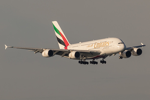 Emirates Airbus A380-800 A6-EUF at Sydney Kingsford Smith International Airport (YSSY/SYD)