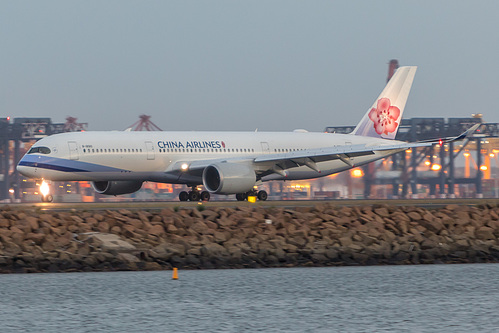 China Airlines Airbus A350-900 B-18910 at Sydney Kingsford Smith International Airport (YSSY/SYD) China Airlines Airbus A350-900 B-18910 at Sydney Kingsford Smith International Airport (YSSY/SYD)