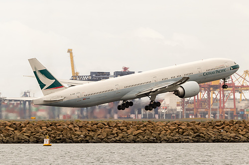 Cathay Pacific Boeing 777-300ER B-HNR at Sydney Kingsford Smith International Airport (YSSY/SYD) Cathay Pacific Boeing 777-300ER B-HNR at Sydney Kingsford Smith International Airport (YSSY/SYD)