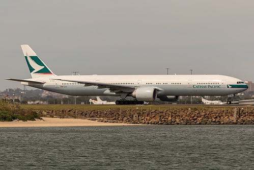 Cathay Pacific Boeing 777-300ER B-KQS at Sydney Kingsford Smith International Airport (YSSY/SYD) Cathay Pacific Boeing 777-300ER B-KQS at Sydney Kingsford Smith International Airport (YSSY/SYD)