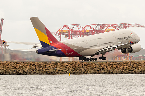 Asiana Airlines Airbus A380-800 HL7626 at Sydney Kingsford Smith International Airport (YSSY/SYD) Asiana Airlines Airbus A380-800 HL7626 at Sydney Kingsford Smith International Airport (YSSY/SYD)