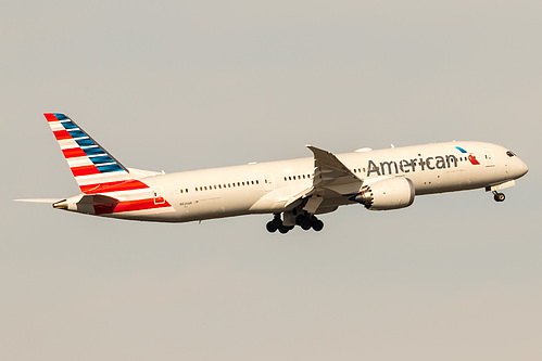American Airlines Boeing 787-9 N826AN at Sydney Kingsford Smith International Airport (YSSY/SYD) American Airlines Boeing 787-9 N826AN at Sydney Kingsford Smith International Airport (YSSY/SYD)