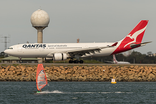 Qantas Airbus A330-200 VH-EBK at Sydney Kingsford Smith International Airport (YSSY/SYD)