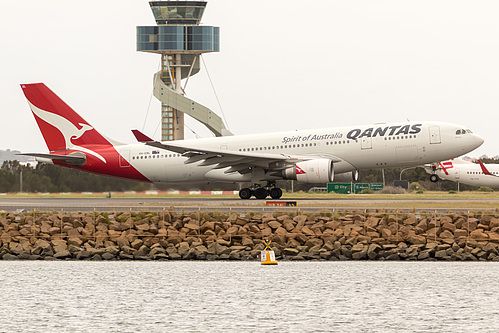 Qantas Airbus A330-200 VH-EBL at Sydney Kingsford Smith International Airport (YSSY/SYD)