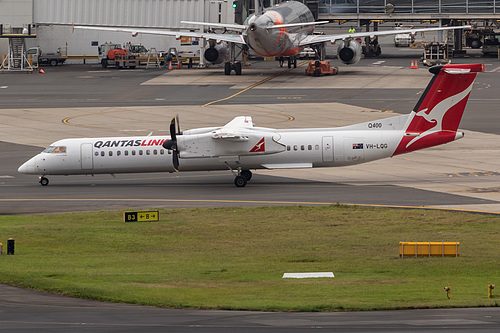 QantasLink DHC Dash-8-400 VH-LQG at Sydney Kingsford Smith International Airport (YSSY/SYD)