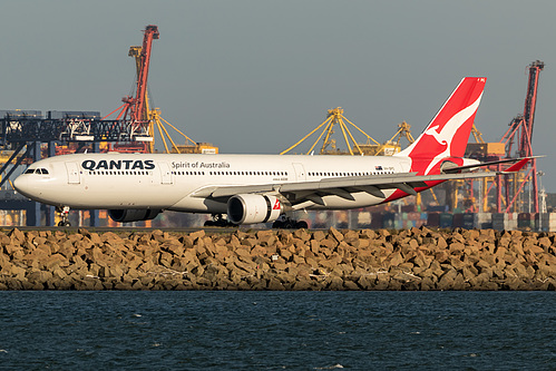 Qantas Airbus A330-300 VH-QPC at Sydney Kingsford Smith International Airport (YSSY/SYD)