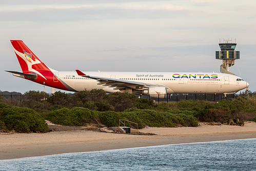 Qantas Airbus A330-300 VH-QPJ at Sydney Kingsford Smith International Airport (YSSY/SYD)