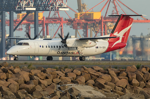 QantasLink DHC Dash-8-300 VH-SBV at Sydney Kingsford Smith International Airport (YSSY/SYD)
