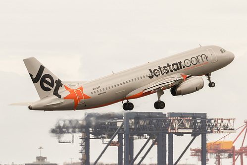 Jetstar Airways Airbus A320-200 VH-VFF at Sydney Kingsford Smith International Airport (YSSY/SYD) Jetstar Airways Airbus A320-200 VH-VFF at Sydney Kingsford Smith International Airport (YSSY/SYD)