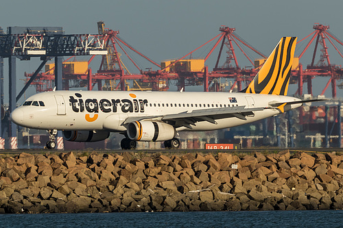 Tigerair Australia Airbus A320-200 VH-VNR at Sydney Kingsford Smith International Airport (YSSY/SYD) Tigerair Australia Airbus A320-200 VH-VNR at Sydney Kingsford Smith International Airport (YSSY/SYD)
